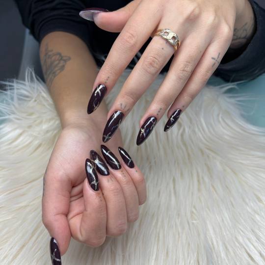 Beauty Centar Miss #zagreb Izlivanje noktiju Izlivanje noktiju gelom - L dužina Gel L + nail art
