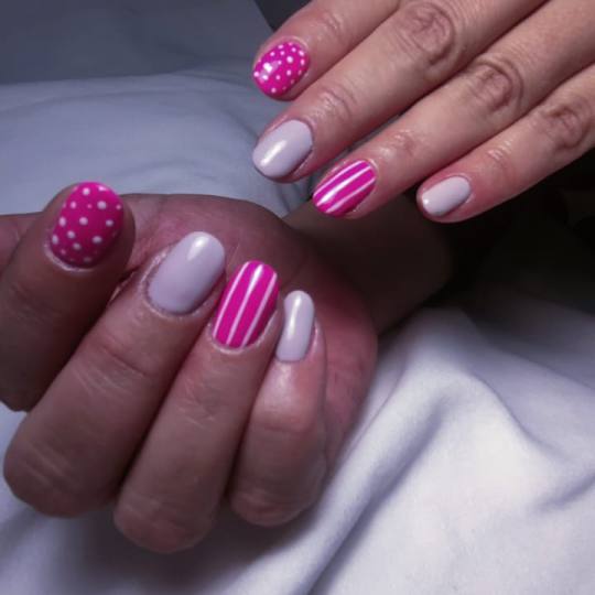 Nails & Beauty Studio #zagreb Gel lak Manikura + Geliranje prirodnih noktiju - L dužina Ljeto je st