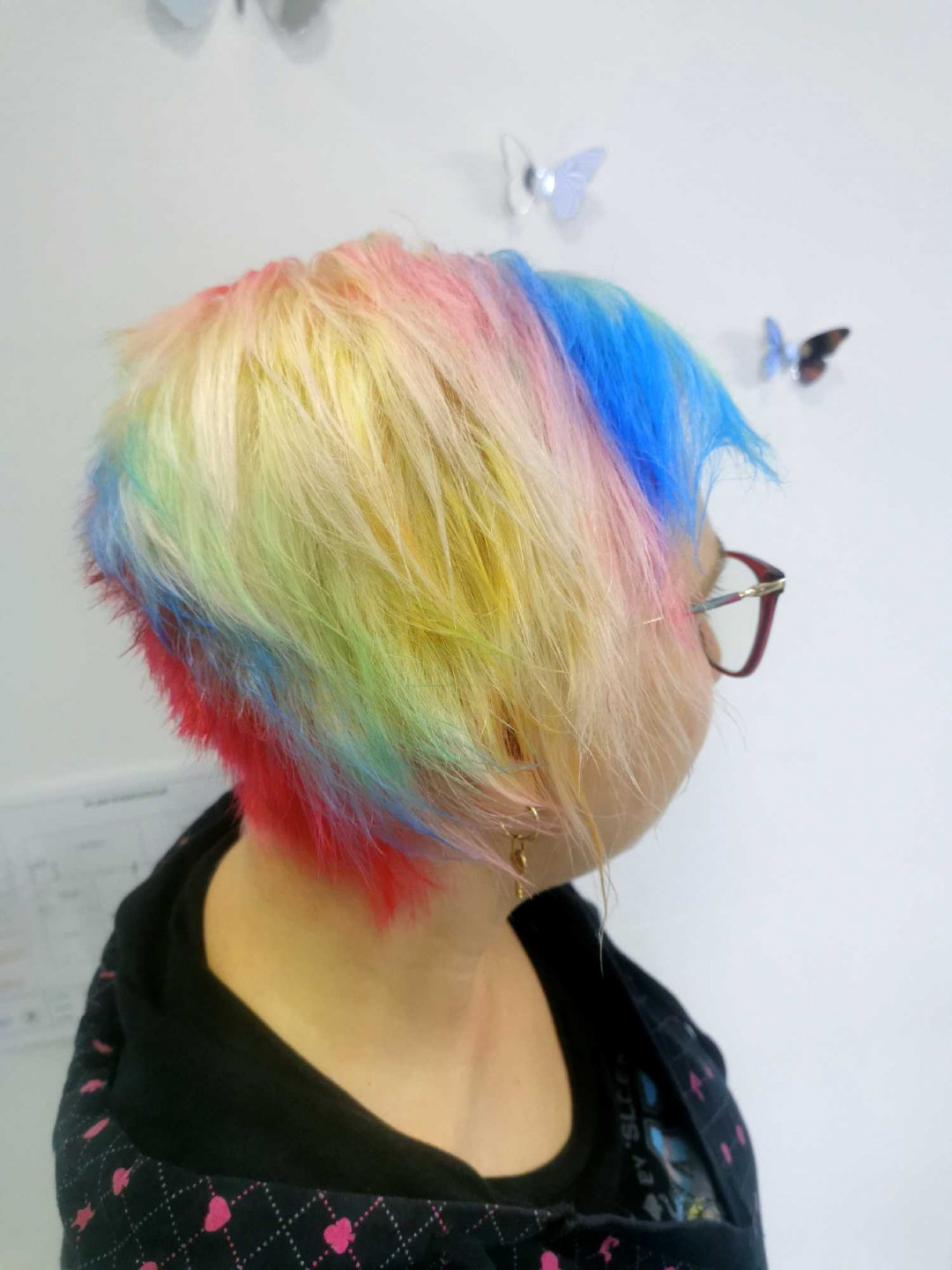 Bojanje cijele dužine + fen frizura - kratka kosa - Silvija, Zagreb Bojanje kose Frizerski saloni Bojanje kose, Zagreb, Črnomerec