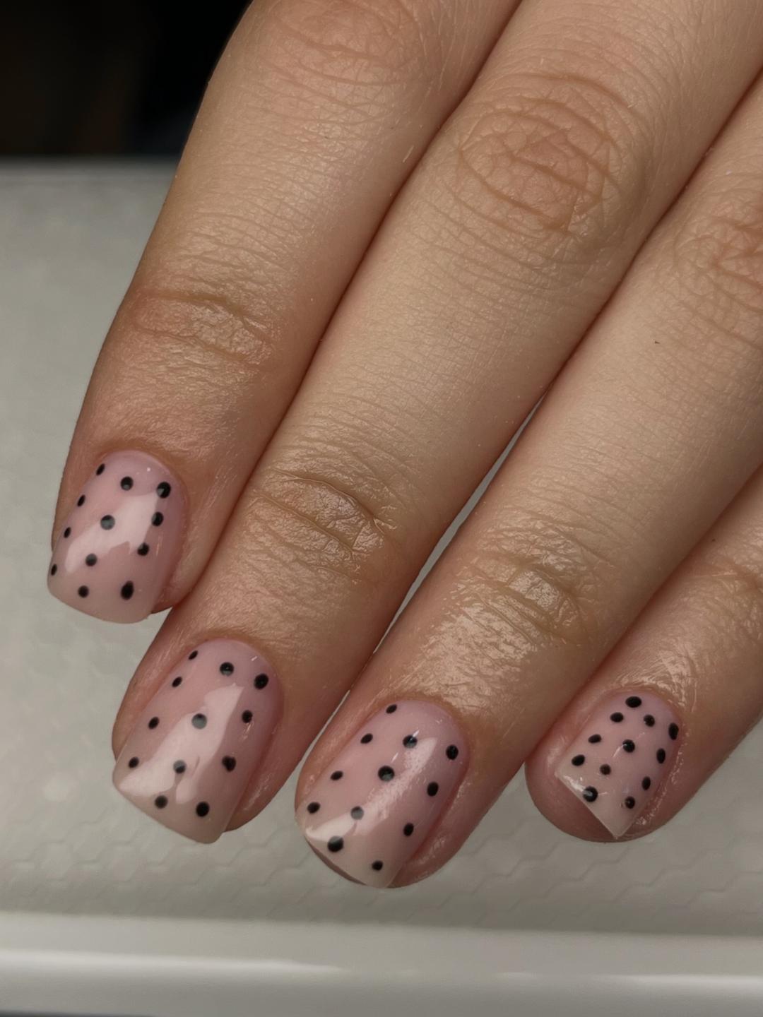 Mia’s Beautique #zagreb Gel lak Comby manikura i gradivni trajni lak -ruke