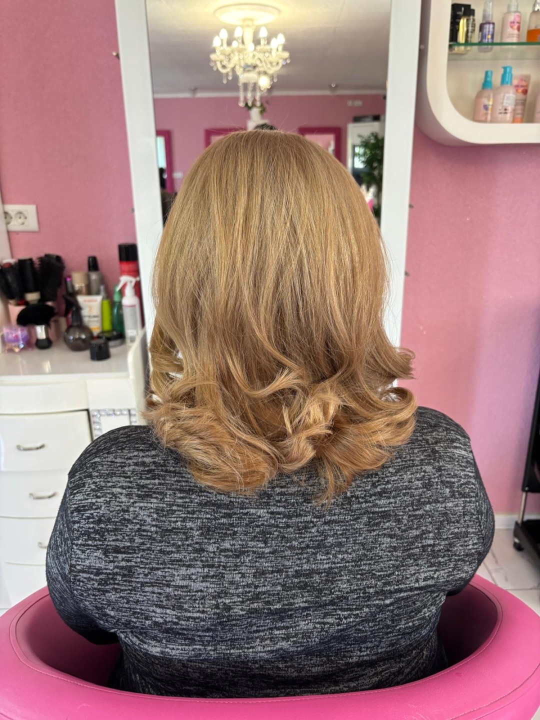 Beauty Studio Amina #zagreb Bojanje kose Bojanje cijele dužine + fen frizura - duga kosa