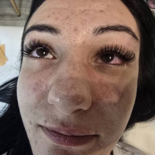 Glow Differently #zagreb Nadogradnja trepavica Ugradnja volumenskih trepavica