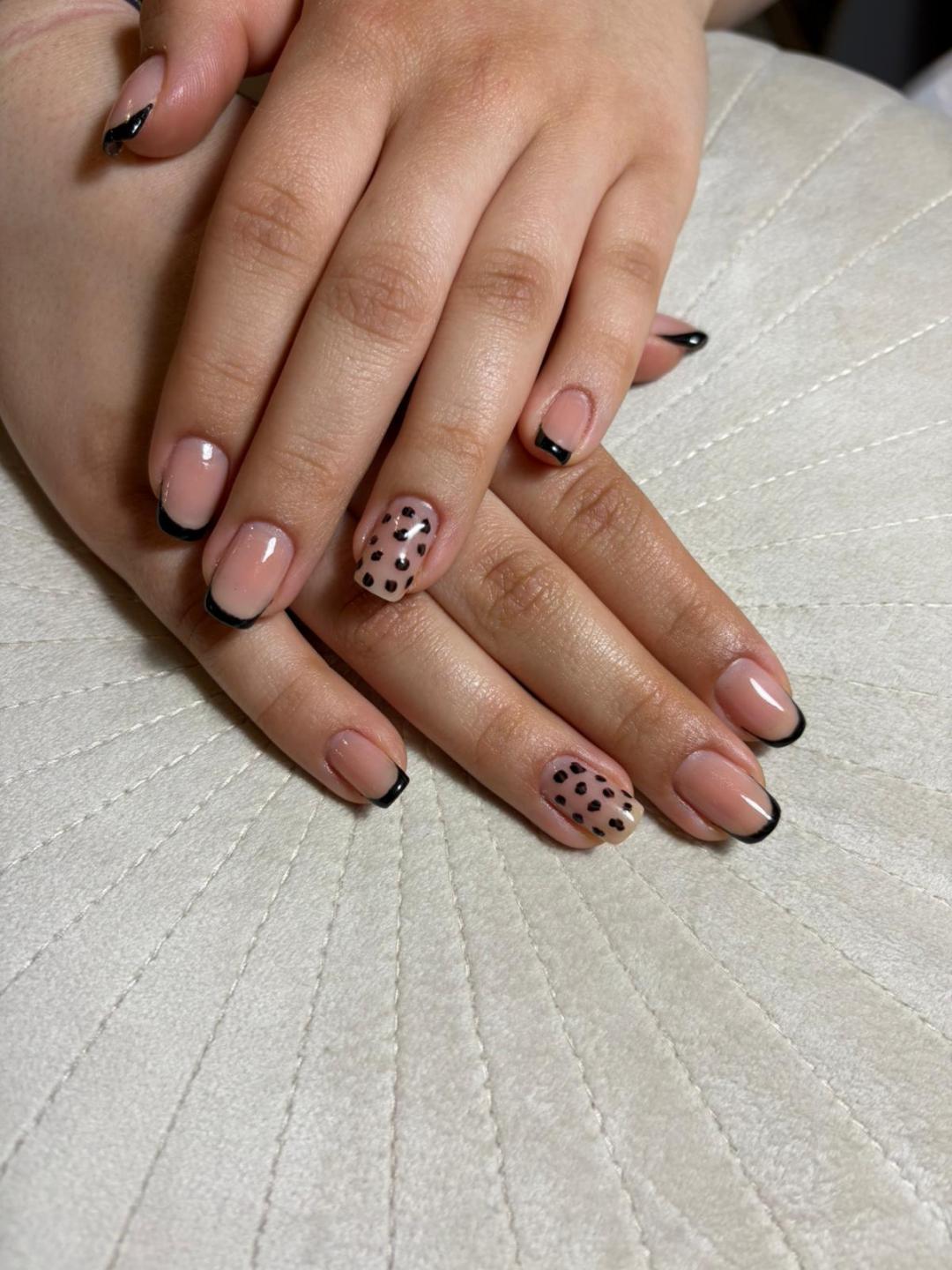 Ugradnja noktiju - S dužina - Glow Differently, Zagreb Nadogradnja noktiju Nokti Nadogradnja noktiju, Zagreb, Donji grad - Centar