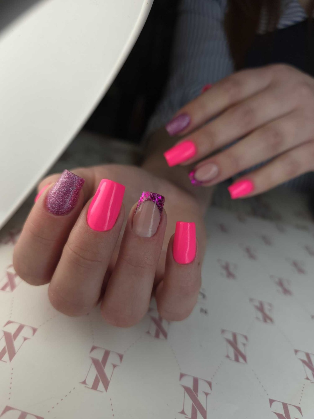 Daniva brow and beauty #zagreb Izlivanje noktiju Ugradnja noktiju gelom - M dužina