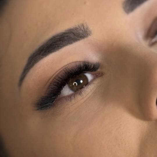 Noir beauty #zagreb Nadogradnja trepavica Ugradnja volumenskih trepavica