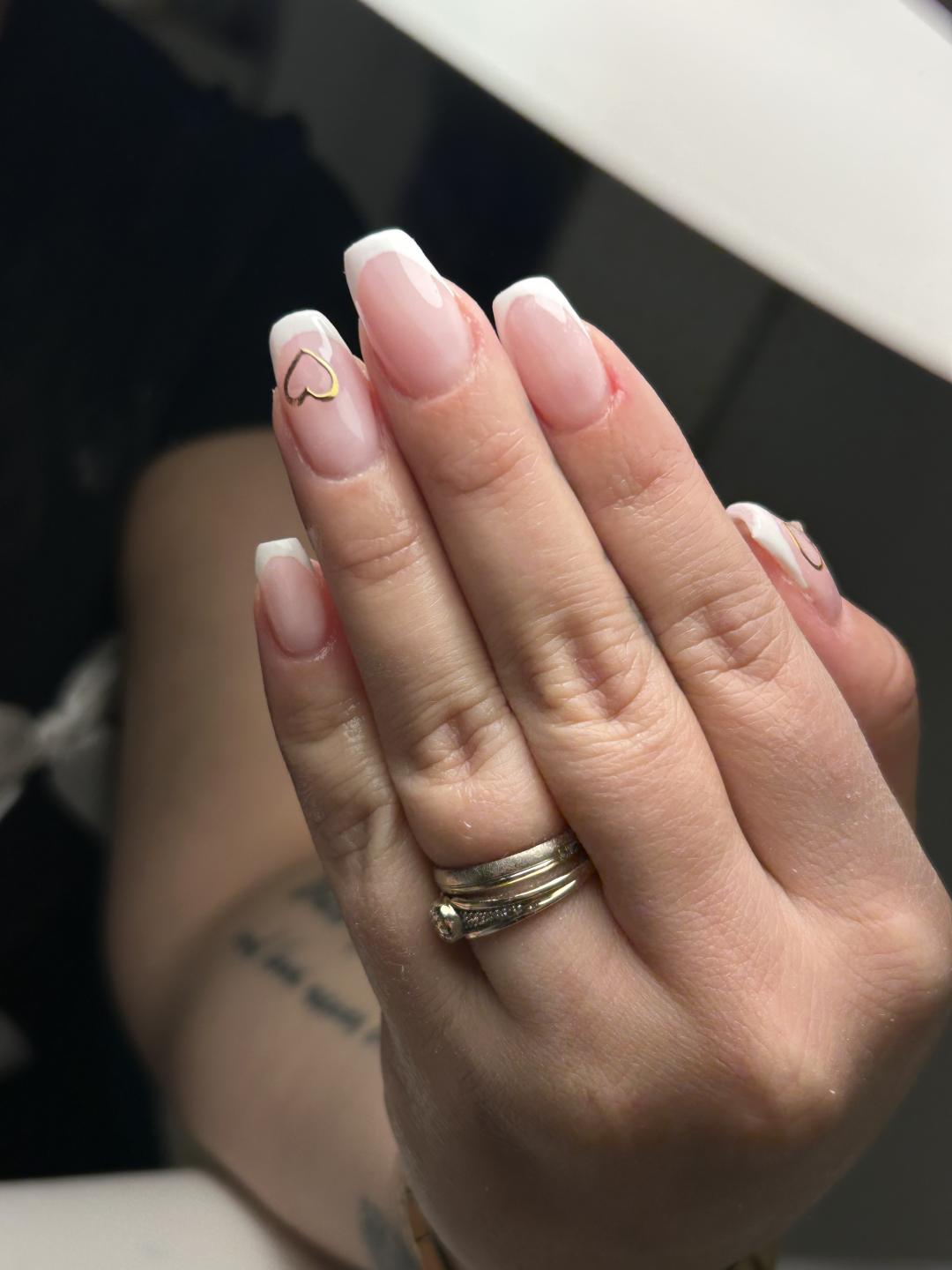 LoveGlam beauty studio #zagreb Manikura Ugradnja noktiju - M dužina