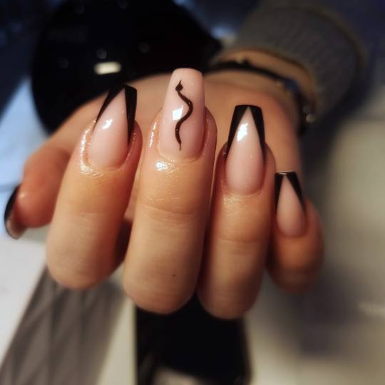 Beauty centar Marilyn #velika-gorica Nadogradnja noktiju Ugradnja noktiju - L dužina