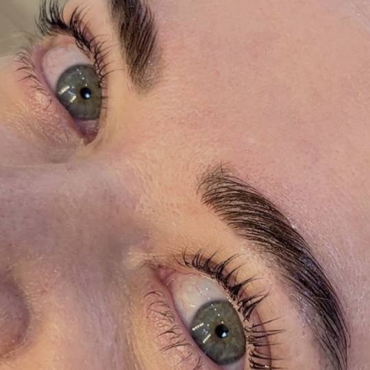 Mia’s Beautique usluga