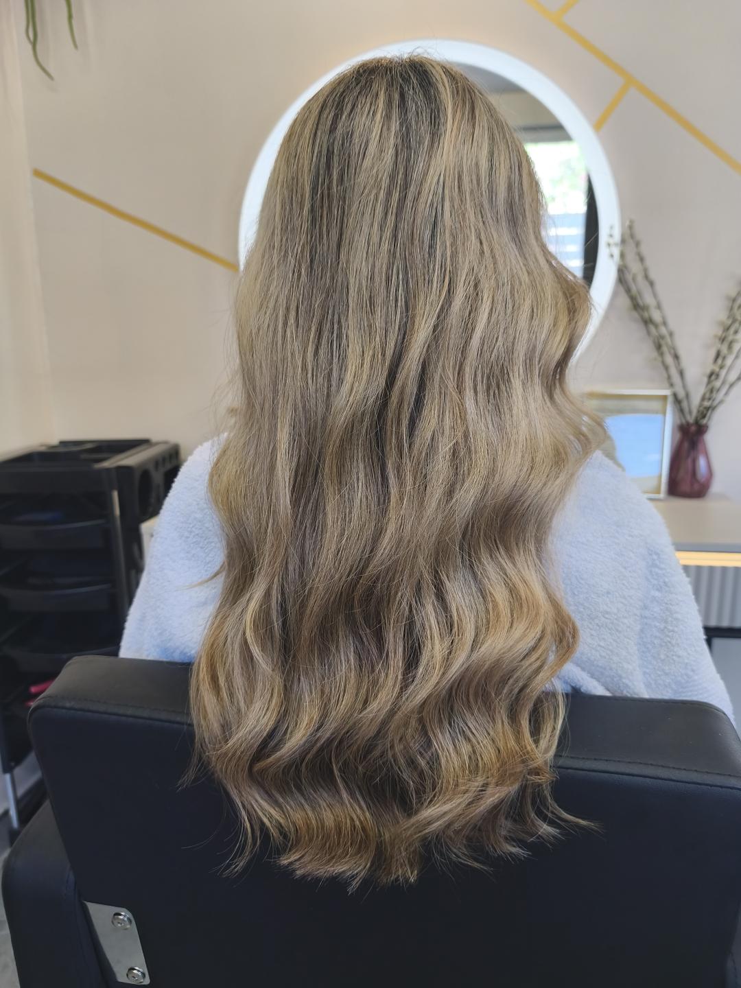 Frizana #zagreb Žensko šišanje Žensko šišanje + fen frizura - L (kosa ispod ramena)