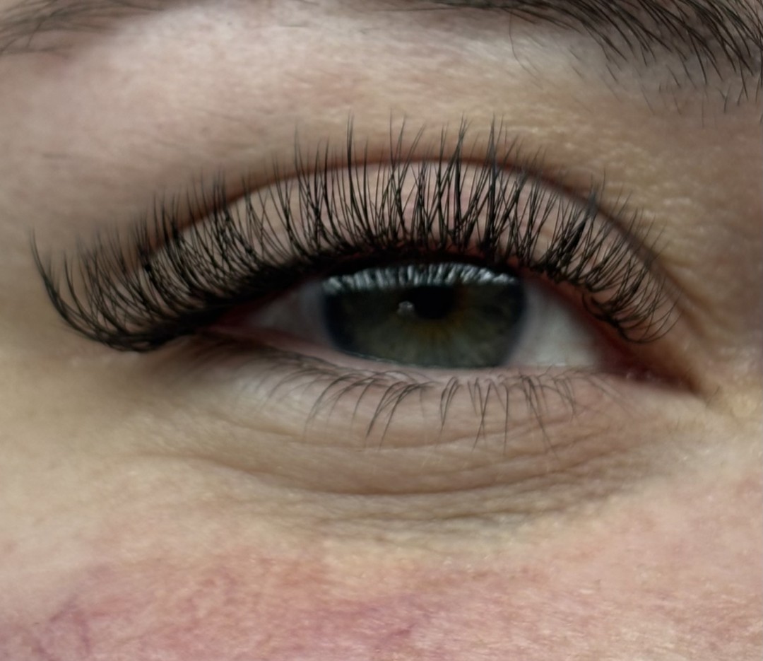 Ugradnja volumenskih trepavica - Sis Beauty Room, Zagreb Nadogradnja trepavica Lice Nadogradnja trepavica, Zagreb, Donji grad - Centar