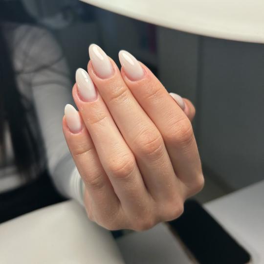 LoveGlam beauty studio #zagreb Izlivanje noktiju Nadopuna noktiju - M dužina