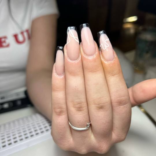 Glow Differently #zagreb Nadogradnja noktiju Ugradnja noktiju - M dužina