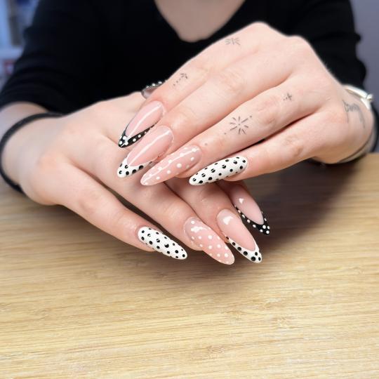 Minie 1 #zapresic Nadogradnja noktiju Ugradnja noktiju gelom