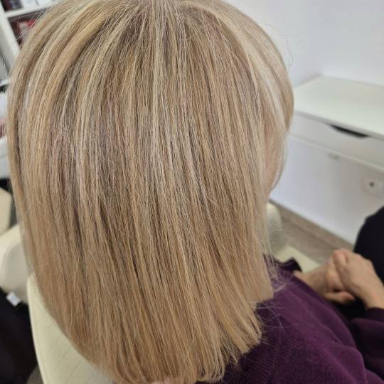 Beauty Box Studio #osijek Bojanje kose Bojanje cijele dužine - poluduga kosa Umorna kosa osvježena