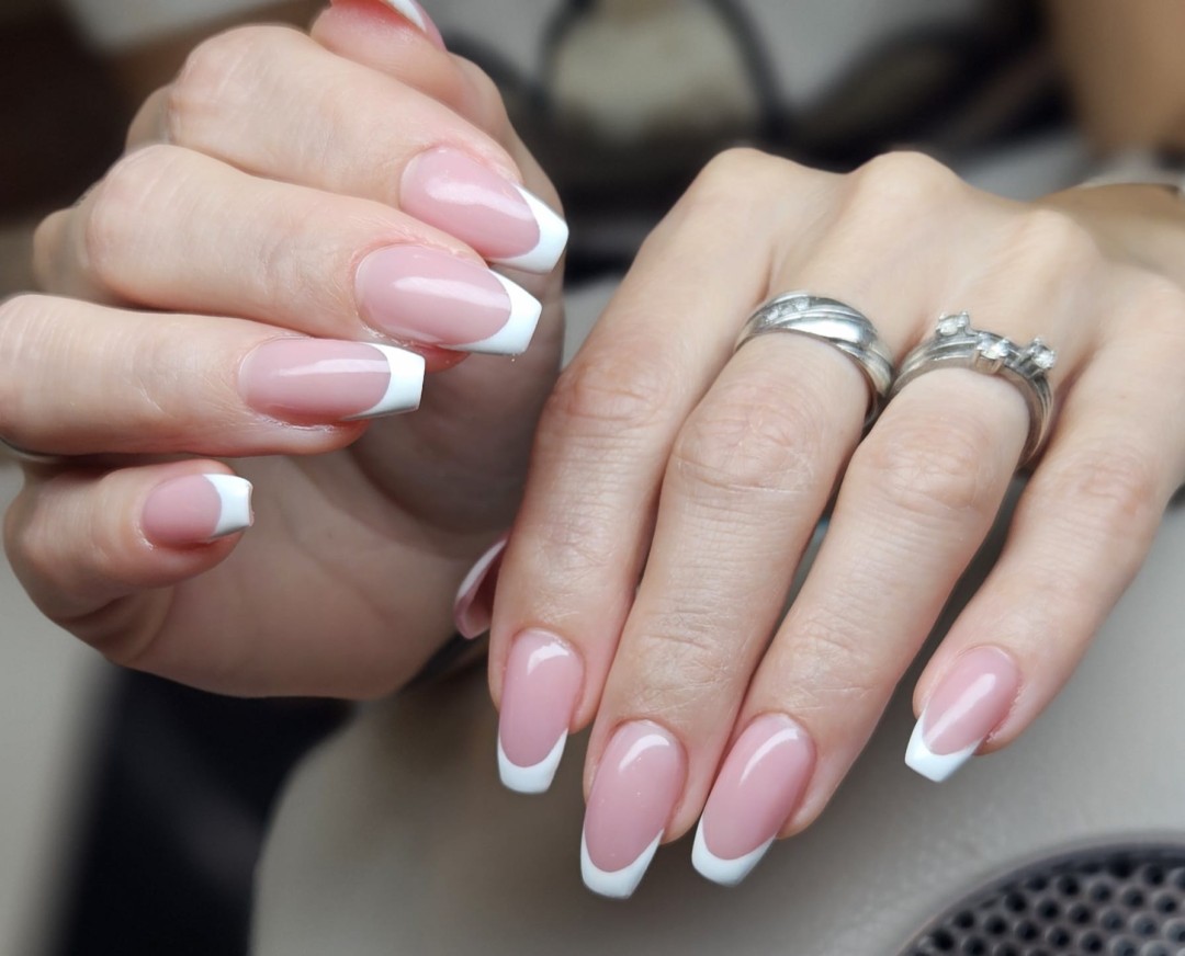 Luna Beauty studio #zagreb Manikura Nadopuna gelom+french