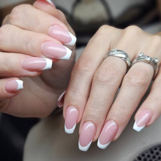 Luna Beauty studio #zagreb Manikura Nadopuna gelom+french