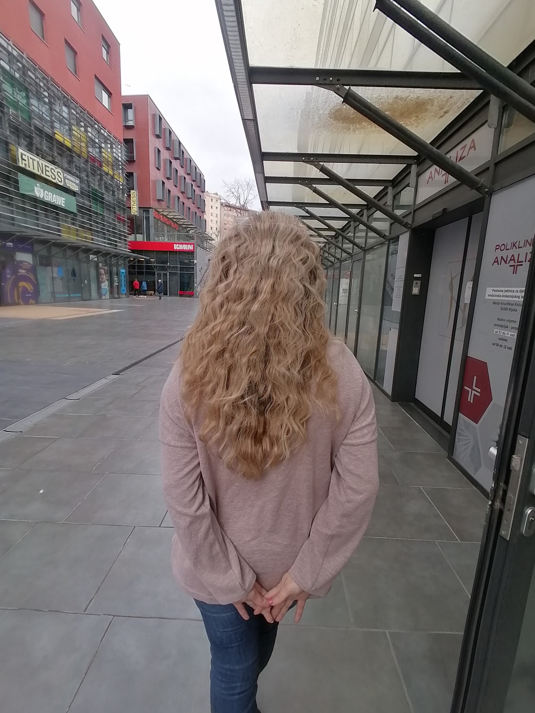 Toniranje kose - ekstra duga kosa - Studio Divas, Rijeka Bojanje kose Frizerski saloni Bojanje kose, Rijeka, Centar