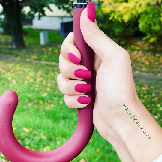 Nail & beauty room usluga