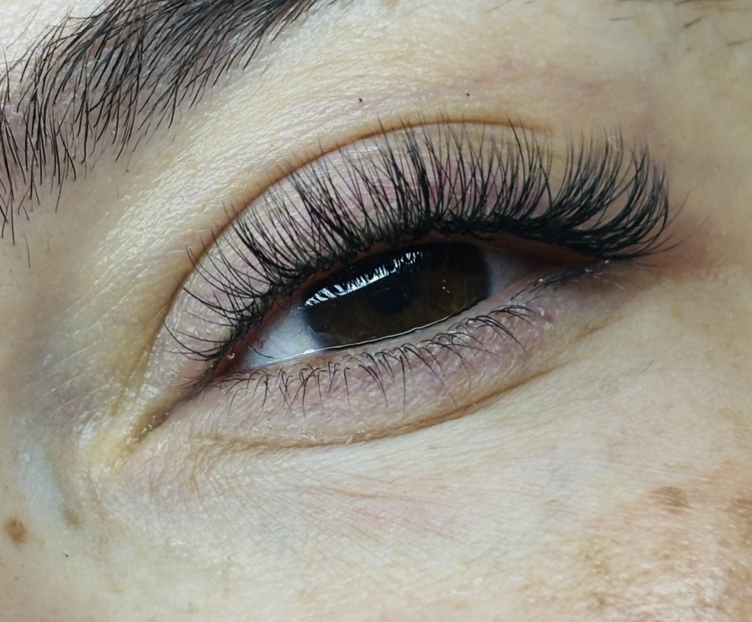 Sis Beauty Room #zagreb Nadogradnja trepavica Ugradnja volumenskih trepavica