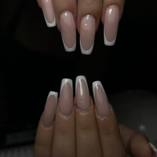 Glow Differently #zagreb Nadogradnja noktiju Ugradnja noktiju - M dužina