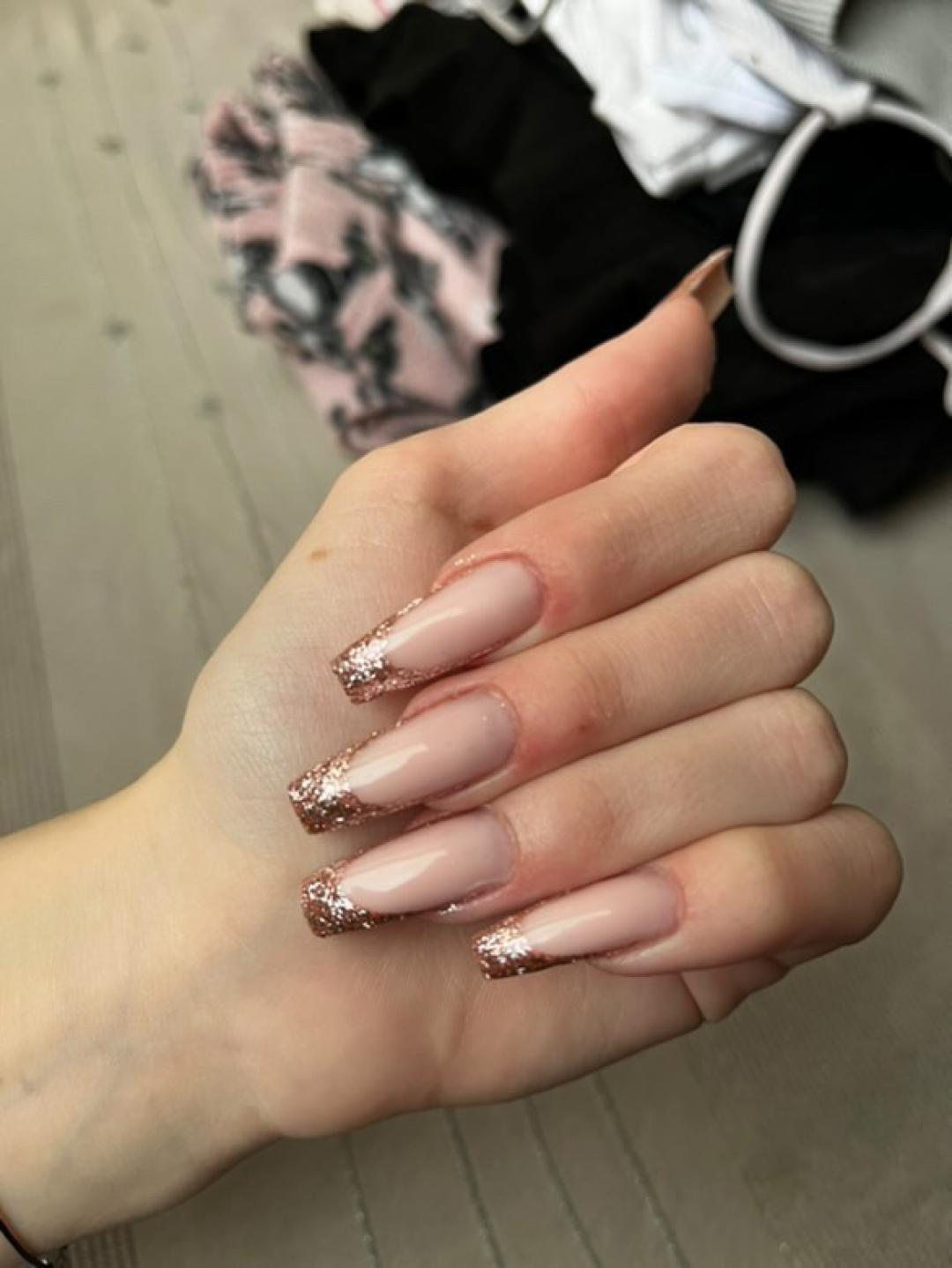 Gaby Connect #zagreb Nadogradnja noktiju Ugradnja noktiju gelom - L dužina