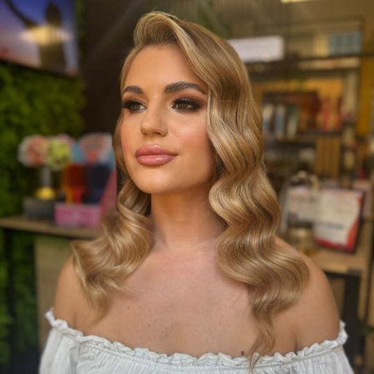 Epic Hair Design #zagreb Feniranje i stiliziranje Hollywood valovi - duga kosa