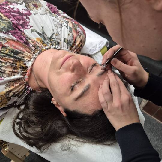 Nails & Beauty Studio usluga