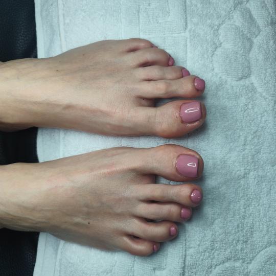 Josea beauty studio #zagreb Estetska pedikura Estetska pedikura + trajni lak Obrada nokatne ploče i