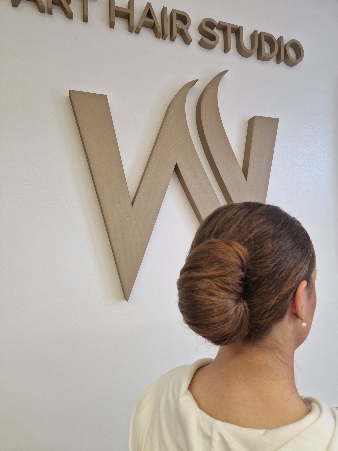 Frizerski salon W #zagreb Svečane i frizure za svadbu Svečana frizura - duga kosa