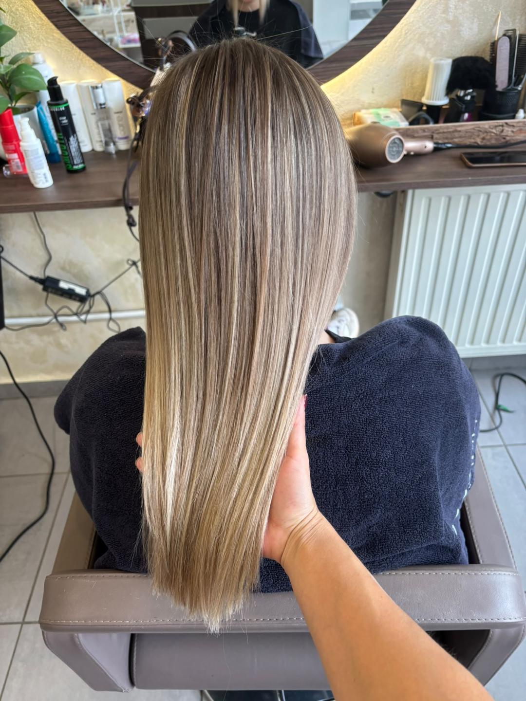Style - Dankovečka 8 #zagreb Pramenovi Pramenovi na foliju - duga kosa