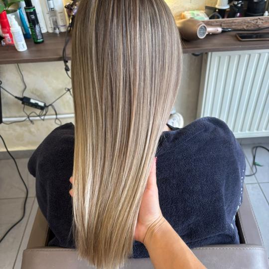 Style - Dankovečka 8 #zagreb Pramenovi Pramenovi na foliju - duga kosa