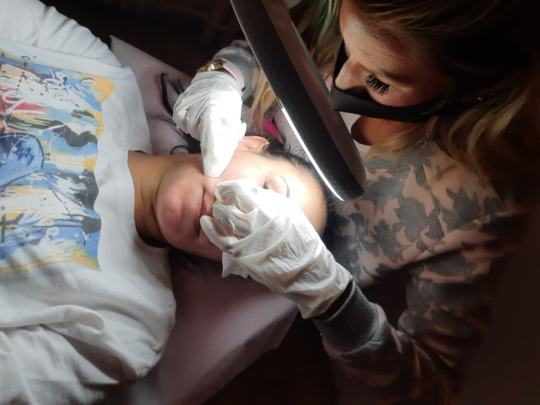 Melanis i Silueta studio za njegu lica i tijela #zagreb Tretman lica Klasično čišćenje lica, maska i masaža lica, ruku ili stopala