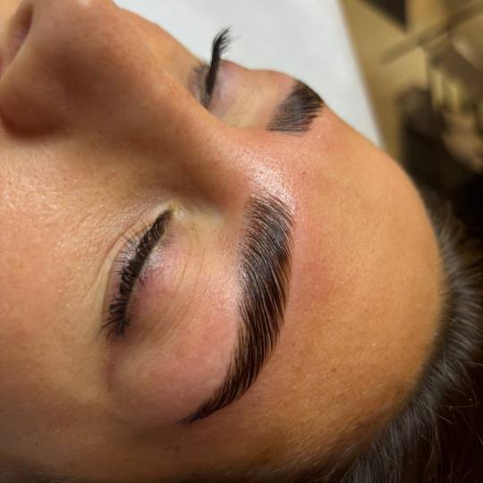 Val beauté #zagreb Obrve Brow lift Laminiranje obrva uzima vaše neposlušne ili prorjeđene dlake 