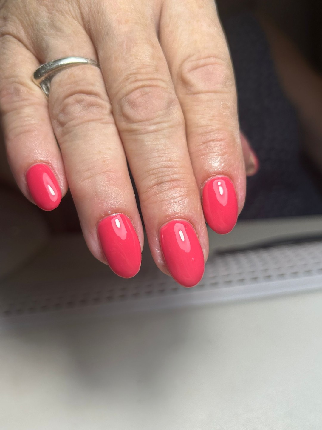 Glow Differently #zagreb Manikura Manikura + trajni lak