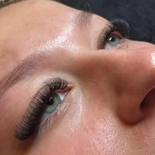 Glow Differently usluga