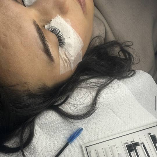 Beauty studio L #zagreb Nadogradnja trepavica Ugradnja volumenskih trepavica