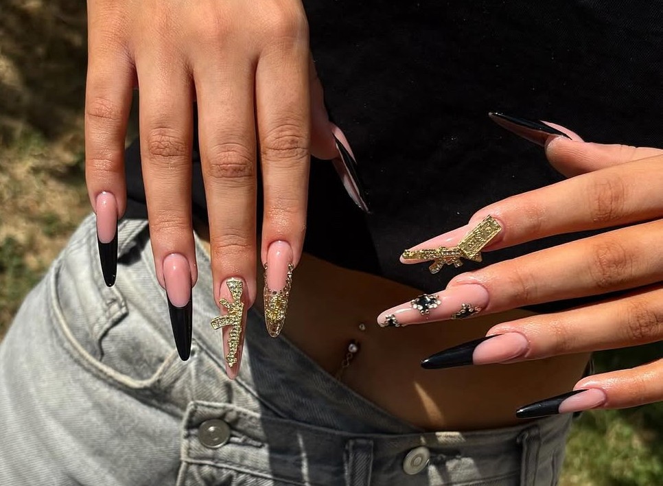 H nailschic #zagreb Air brush potamnjivanje kože Ugradnja gel noktiju - XXL dužina
