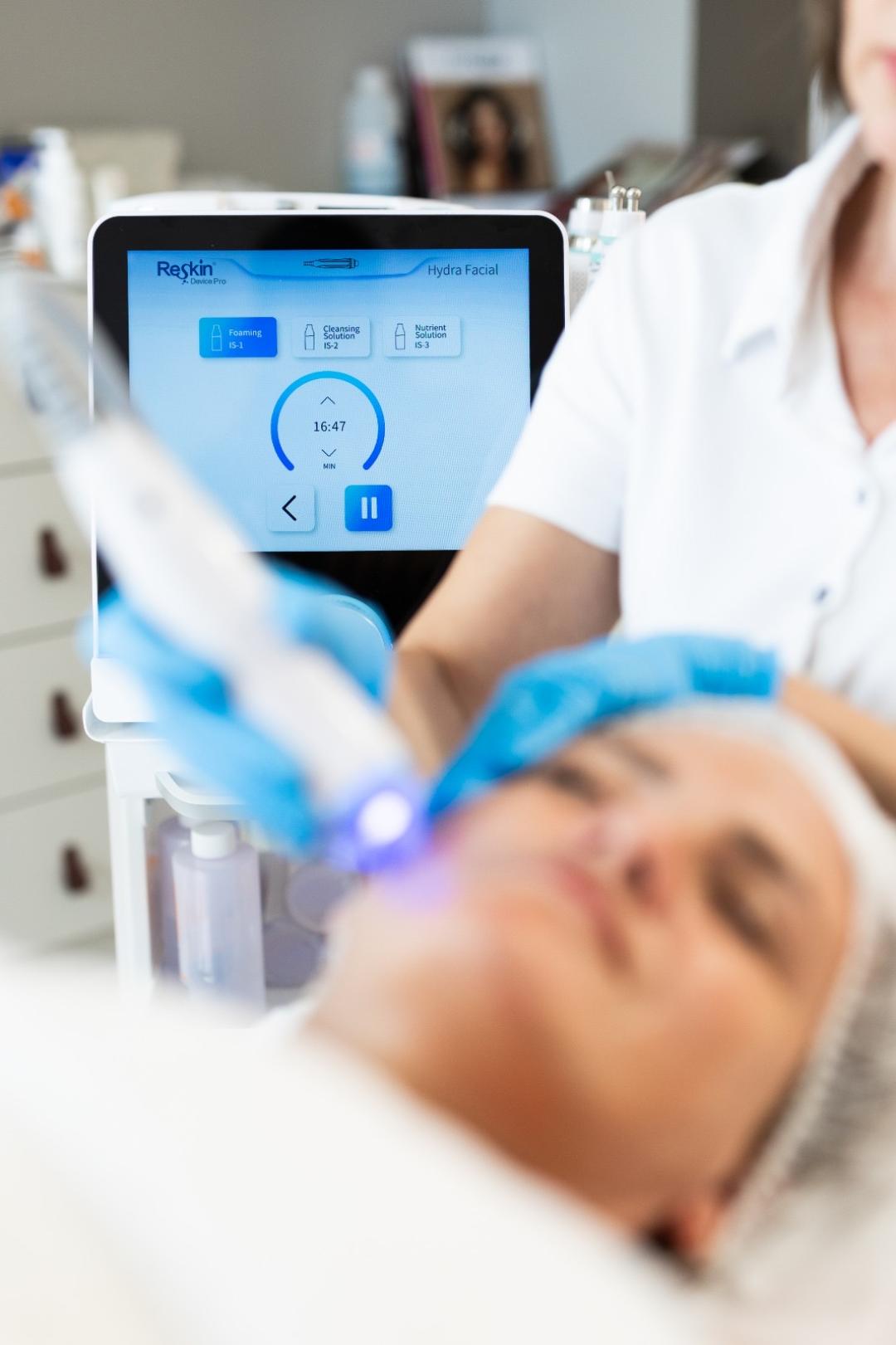 Hydrafacial tretman lica - Clinic Burow, Split Tretman lica Lice Tretman lica, Split, Centar