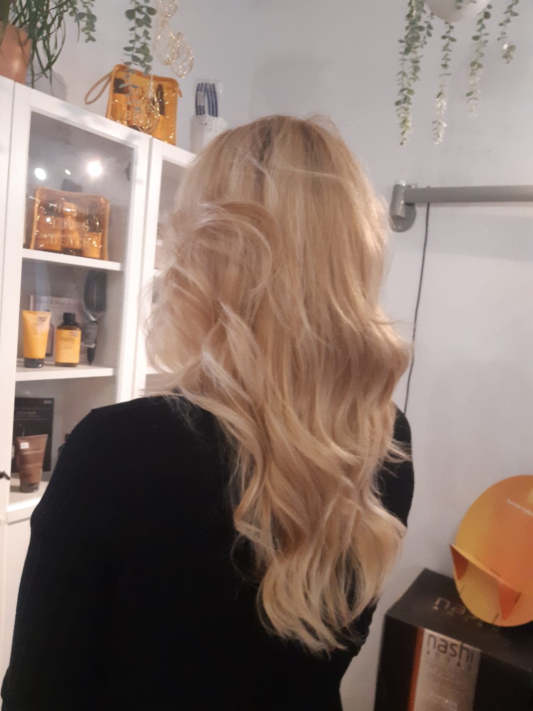 Glow Differently #zagreb Bojanje kose Bojanje cijele dužine - duga kosa