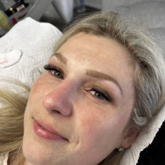 Studio Bellezza #velika-gorica Nadogradnja trepavica Ugradnja volumenskih trepavica Ugradnja 2d-3d v