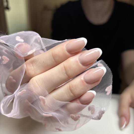 Studio Lara's #zagreb Nadogradnja noktiju Ugradnja noktiju gelom - M dužina