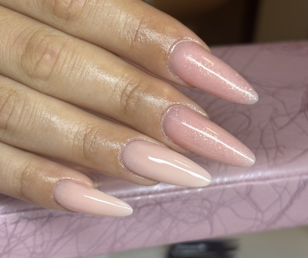 Doll House #zagreb Nadogradnja noktiju Nadopuna noktiju - L dužina