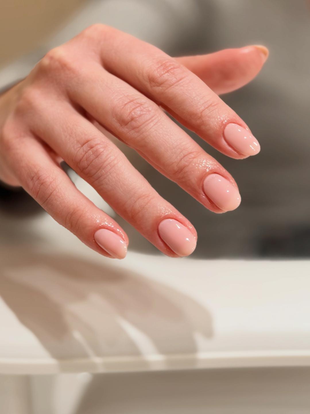 Manikult #zagreb Manikura Manikura + lakiranje noktiju