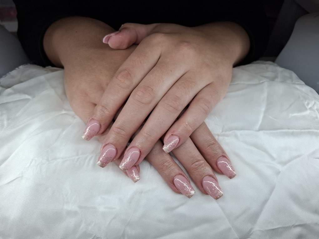 Geliranje noktiju - M dužina - 1.dolazak - Shiny Nails, Zagreb Manikura Nokti Manikura, Zagreb, Črnomerec