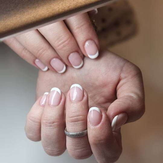 Luna Beauty studio #zagreb Manikura Nadopuna gelom+french