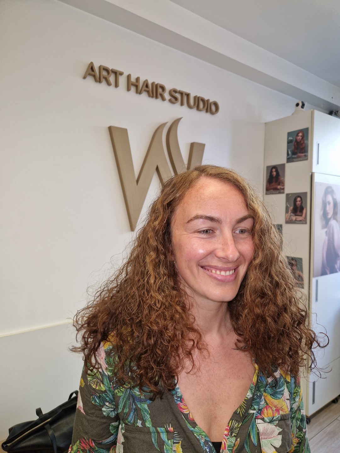 Trajna ondulacija - ekstra duga kosa - Frizerski salon W, Zagreb Njega i ojačavanje kose Frizerski saloni Njega i ojačavanje kose, Zagreb, Trešnjevka – sjever