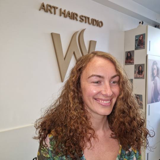 Frizerski salon W #zagreb Njega i ojačavanje kose Trajna ondulacija - ekstra duga kosa Minival