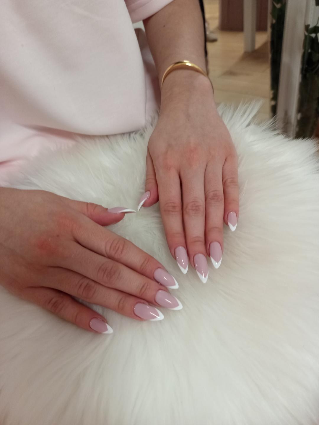 Ugradnja noktiju-ekstenzije - Volturi Beauty, Zagreb Nadogradnja noktiju Nokti Nadogradnja noktiju, Zagreb, Trešnjevka – sjever