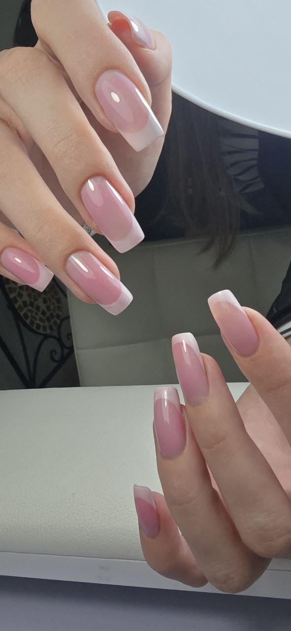 Per Vita beauty #zagreb Francuska manikura i pedikura Francuska manikura