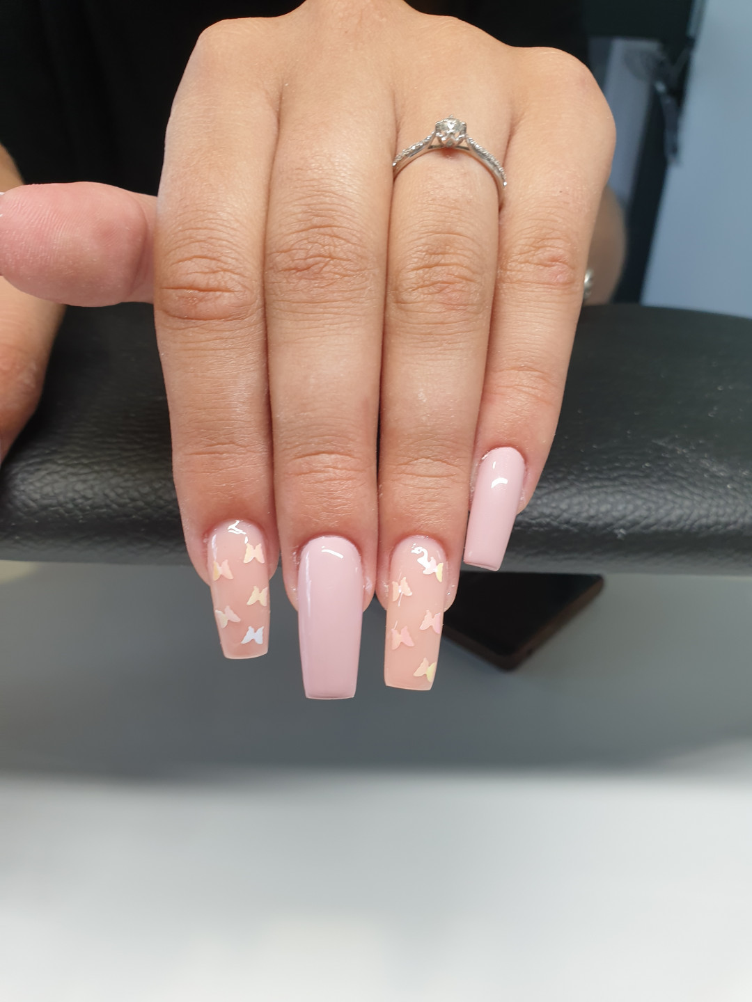 Nadopuna noktiju - L dužina - Nail service, Zagreb Izlivanje noktiju Nokti Izlivanje noktiju, Zagreb, Novi Zagreb – zapad